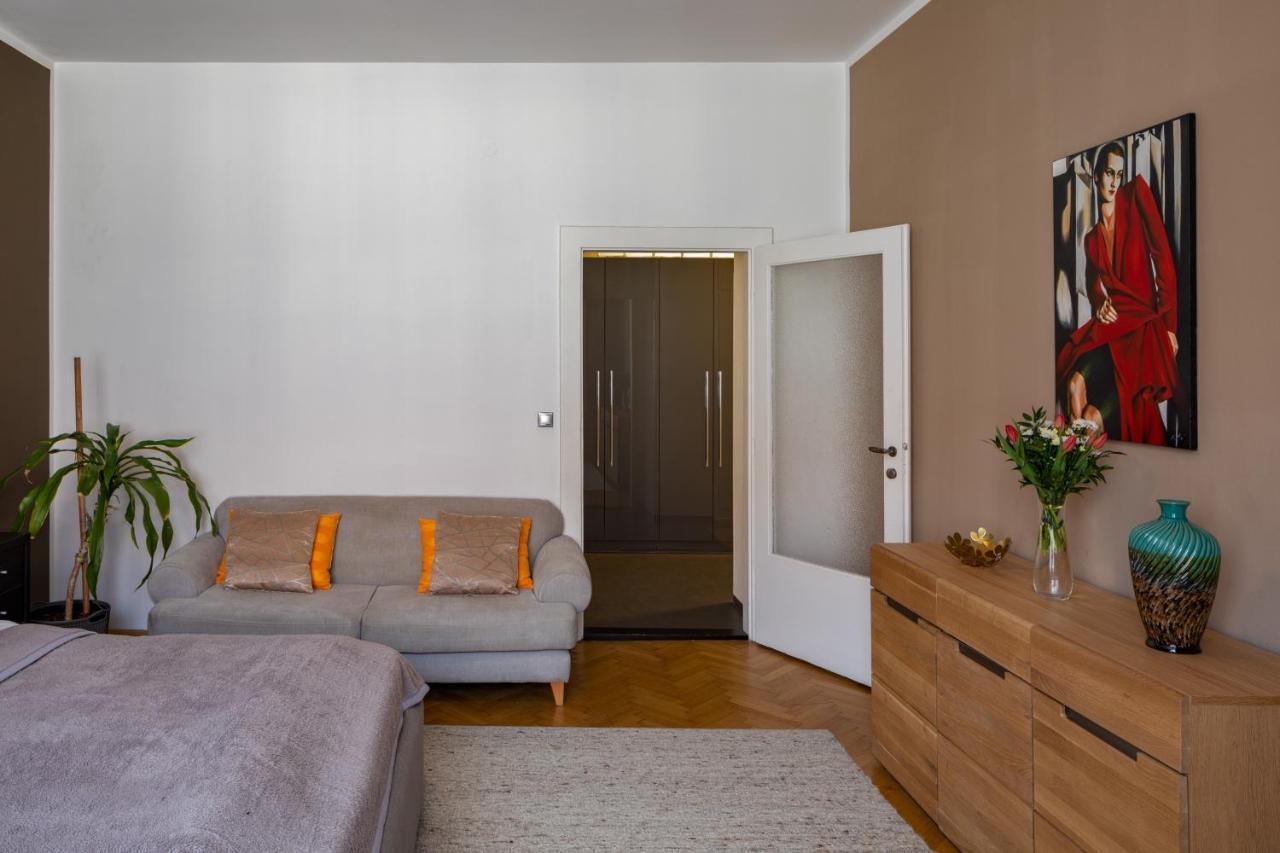 Deluxe Apartment In Old Town By Prague Days Kültér fotó